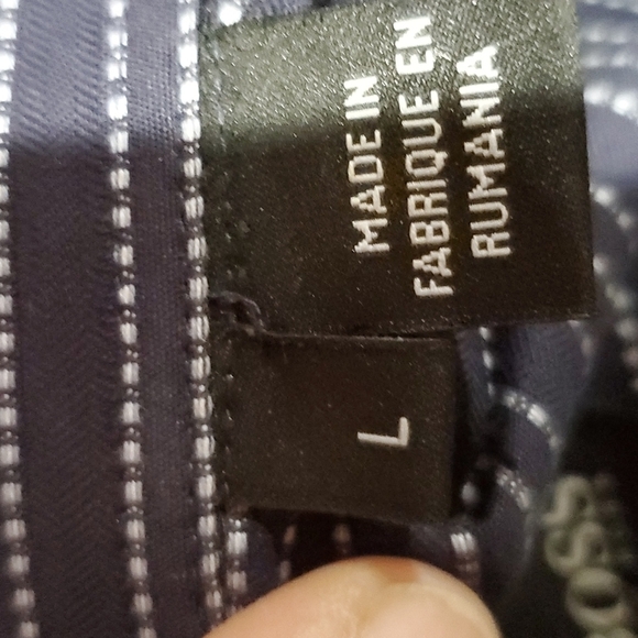 Hugo boss navy blue pin striped dress shirt excellent condition - Picture 7 of 9